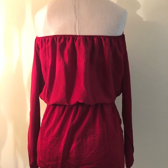 Ruby Off the Shoulder top by Sabo Skirt - Picture 3 of 3